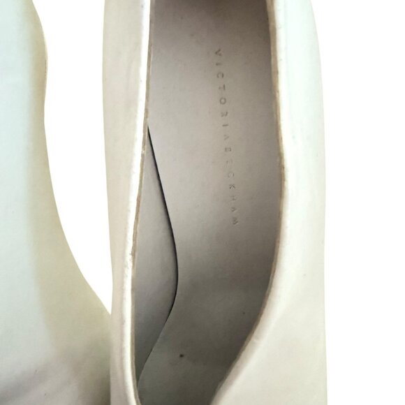 VICTORIA BECKHAM WHITE BOOTIE PUMPS LEATHER 38.5 9.5 STILETTO HEEL 4" round toe - Picture 6 of 13